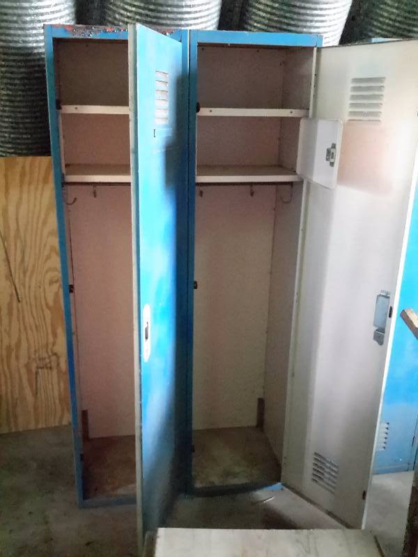 lot 141 image: 2, Lockers as shown.. 16in x 20 in x 72in h