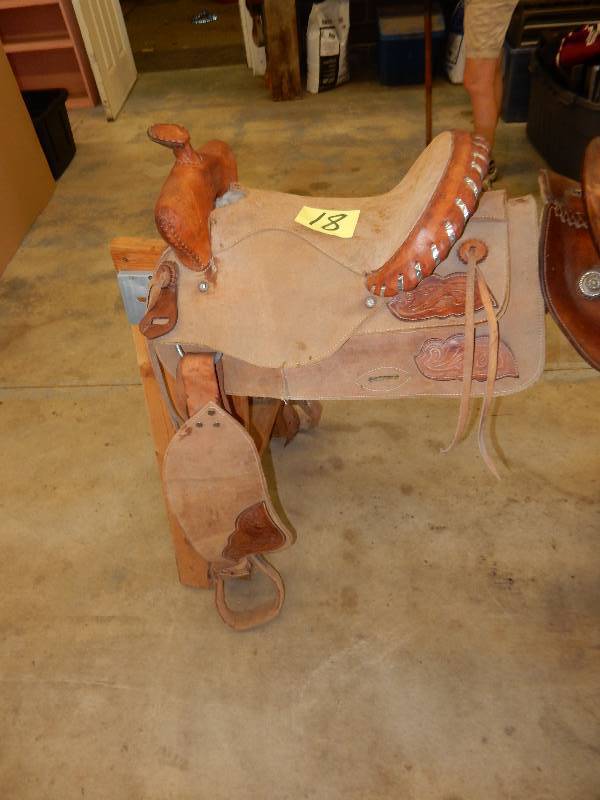 lot 18 image: Western Horse Saddle