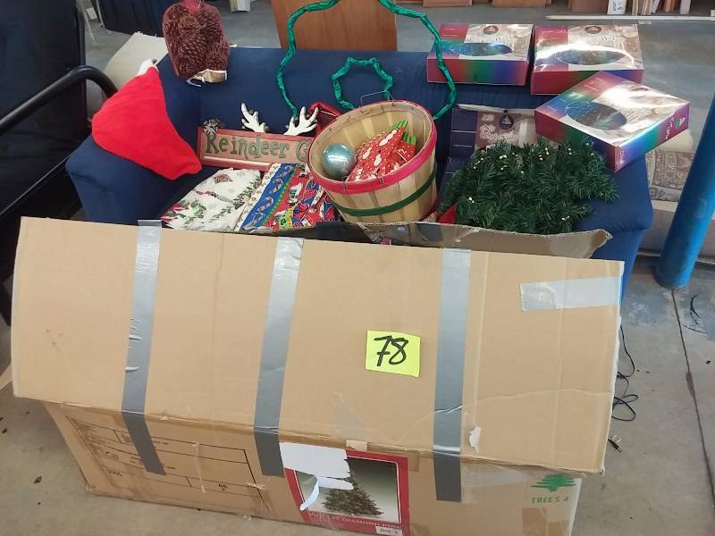 lot 78 image: Misc. Christmas and ST Patricks Day decorations