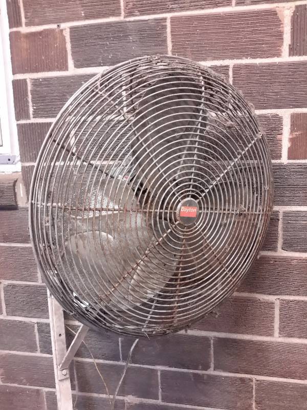 lot 204 image: DAYTON, 27 in D Barn Fan