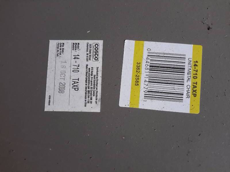 lot 205 image: 6 Metal Folding Chairs