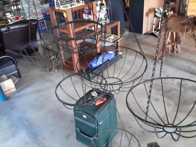 lot 206 image: 6 metal wire hanging plant baskets.. SOLID