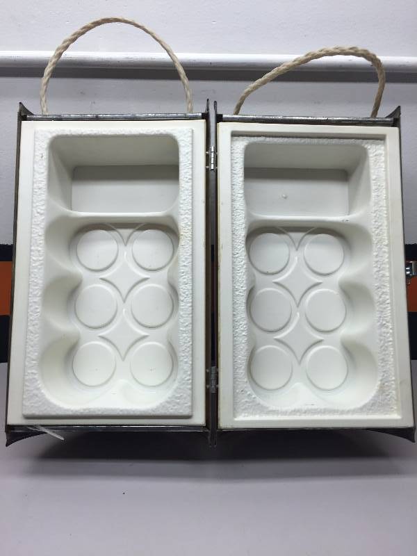 lot 4 image: VINTAGE MILLER HIGH LIFE BEER COOLER
