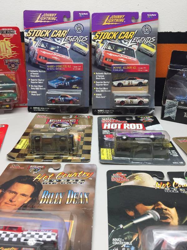 lot 12 image: COLLECTIBLE HOT WHEELS CARS, STOCK CAR, HOT RODS AND MUSCLE CARS