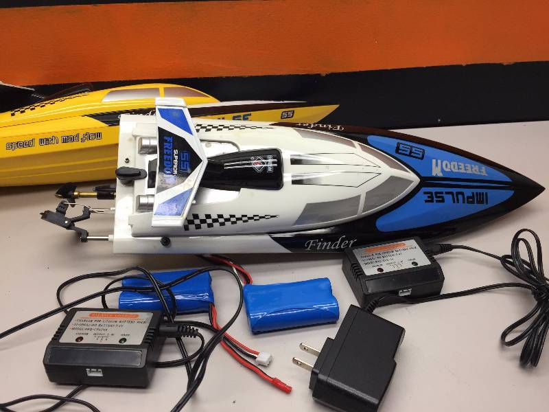 RC BOATS IMPULSE FREEDOM (MISSING REMOTES)