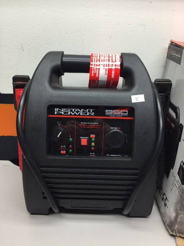 SCHUMACHER - 950 PEAK AMPS- INSTANT POWER