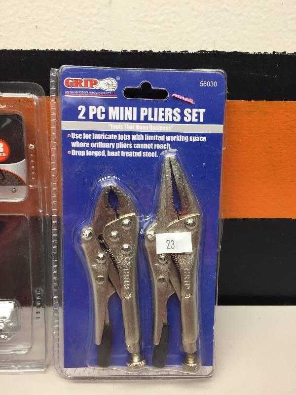 IIT 14 SAE DEEP SOCKET SET & GRIP 2 PC MINI PLIERS SET