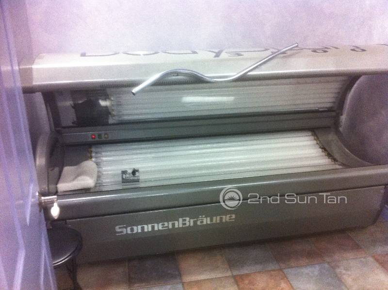 lot 9 image: Sonnenbraune Bodyscan 35003 (2002)
