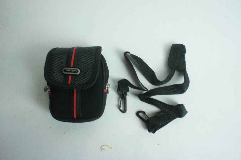 Targus Universal Neoprene Device Carrying Case - Black and Red