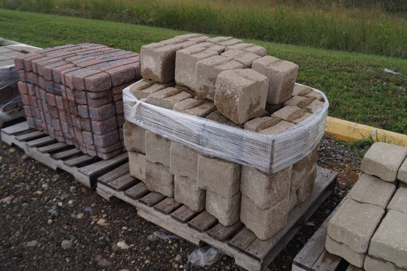 Retains Wall Blocks Tall