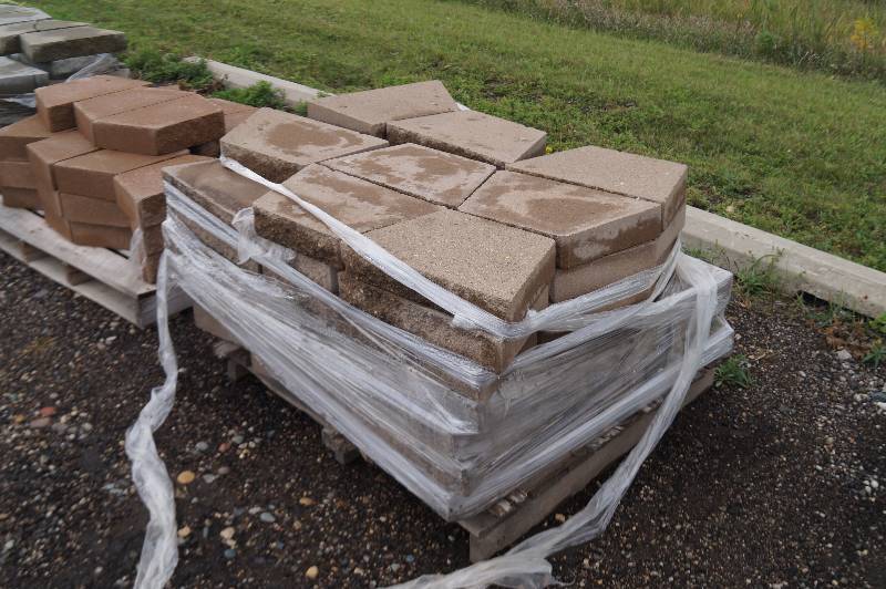 Retaining Blocks Caps