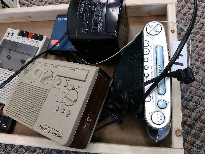 Vintage Radios & More Lot