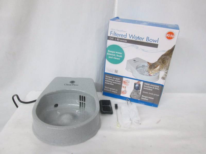 lot 51 image: CleanFlow Pet 80-oz. Automatic Water Dish
