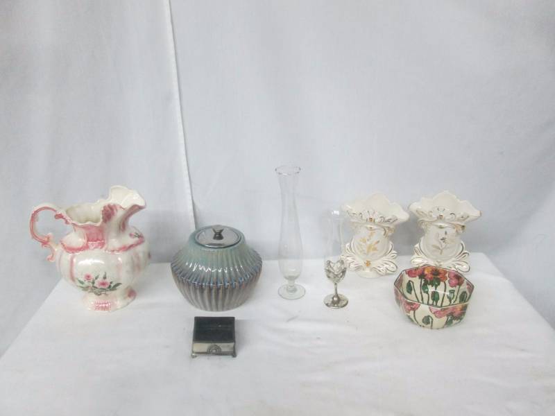 lot 76 image: Various Home Decor