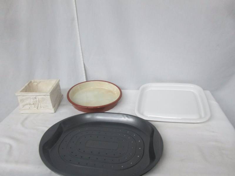 lot 78 image: Miscellaneous Cookware