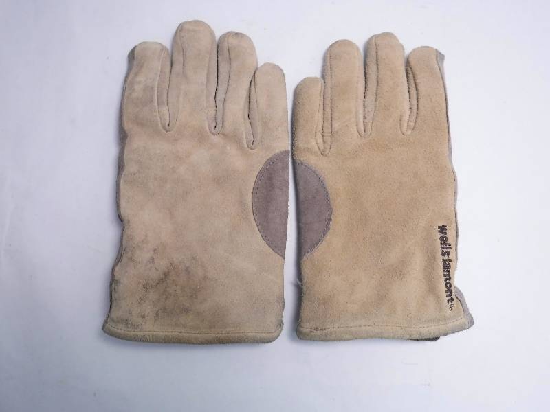 lot 14 image: Used Wells Lamont work gloves - Size L