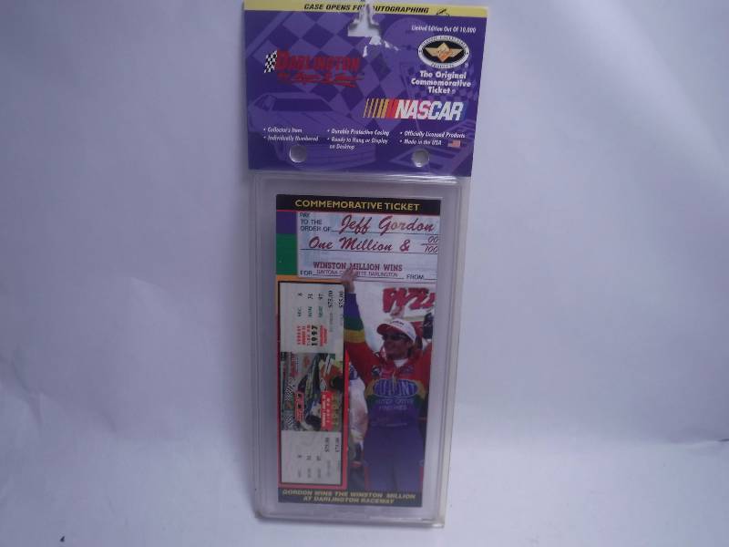 lot 42 image: Jeff Gordon Tickets