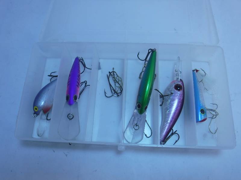 lot 53 image: Fishing Lures