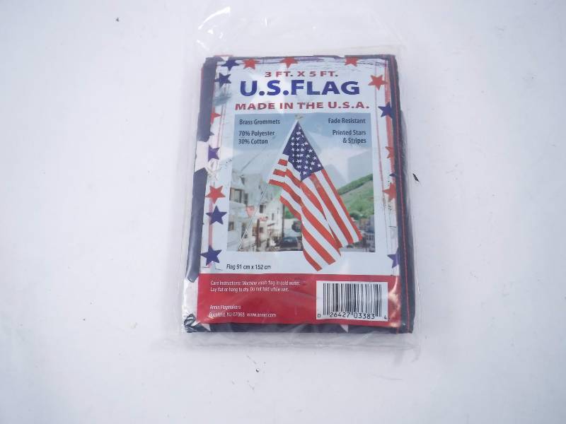 lot 74 image: U.S. Flag - In Plastic Casing