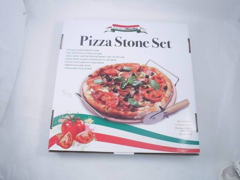 lot 85 image: Pizza Stone Set