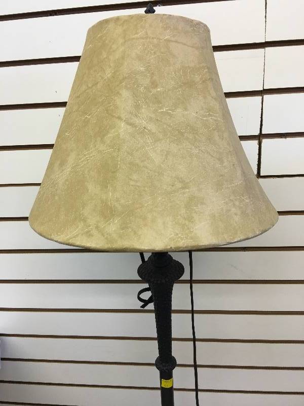 lot 6 image: lamp