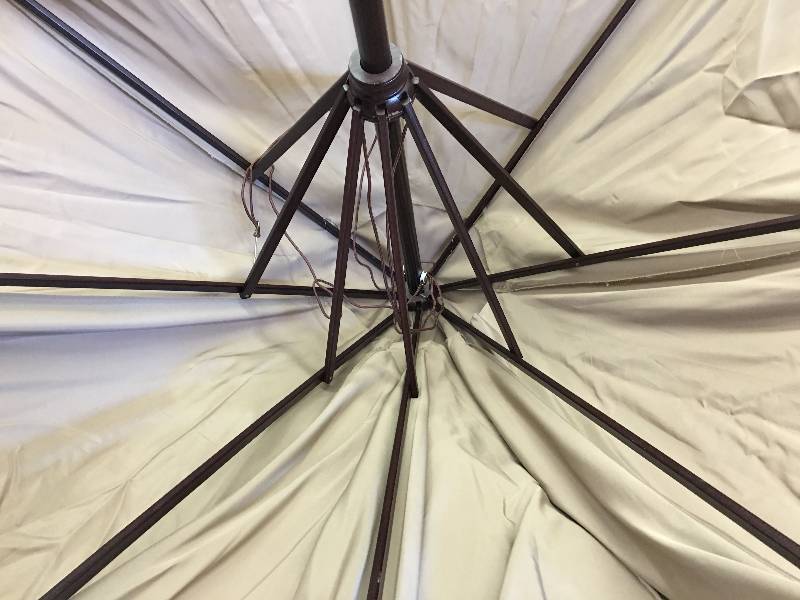 lot 9 image: umbrella with pole