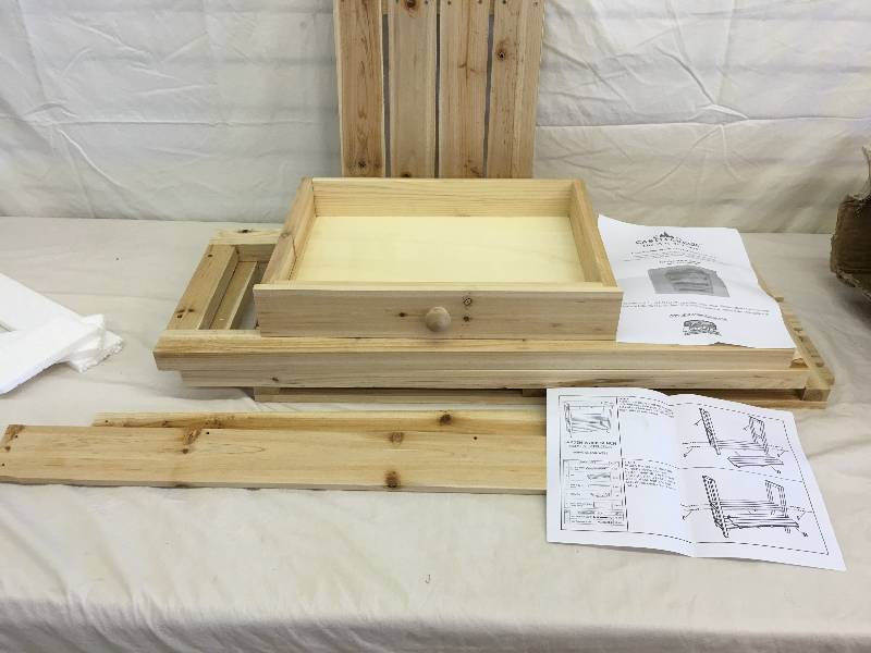 lot 19 image: Garden work bench
