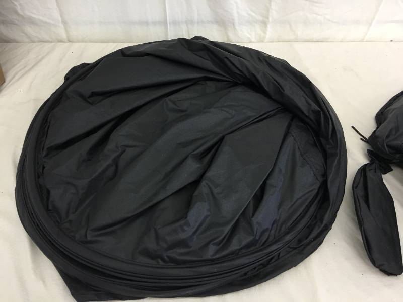 lot 70 image: pop up privacy shelter