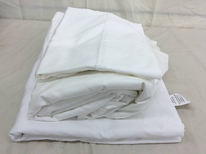 lot 84 image: white king sheets
