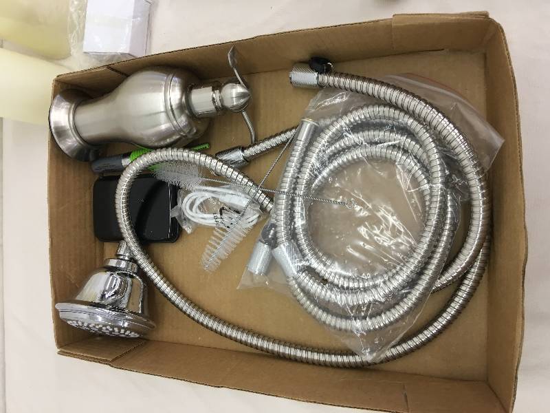 lot 102 image: flameless candles,shower items