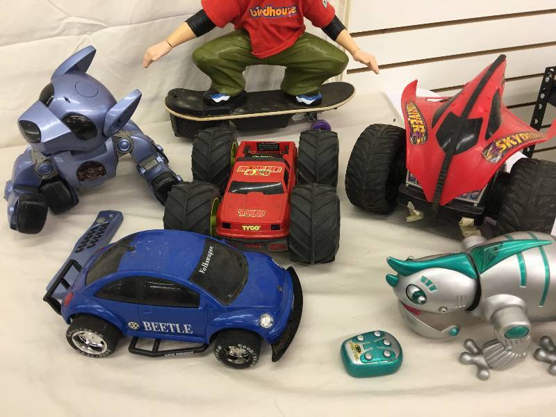 lot 106 image: rc cars