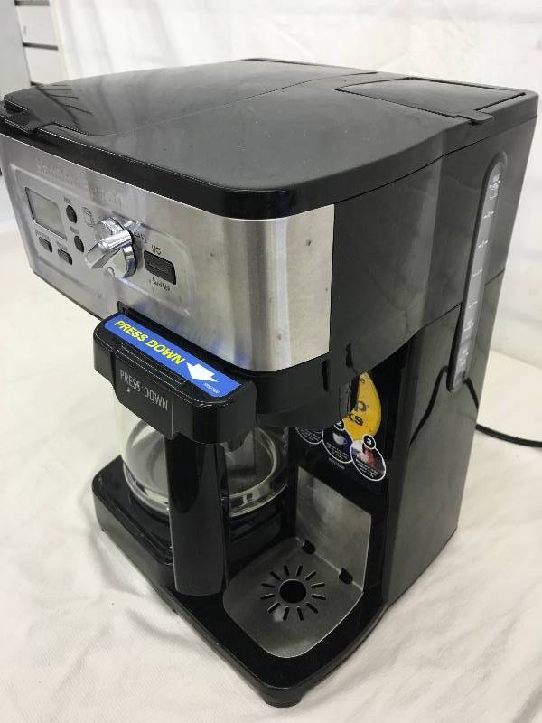 lot 113 image: Hamilton Beach Single Serve Coffee Brewer and Full Pot Coffee Maker, FlexBrew