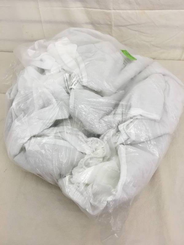 lot 144 image: queen comforter  mattress pad
