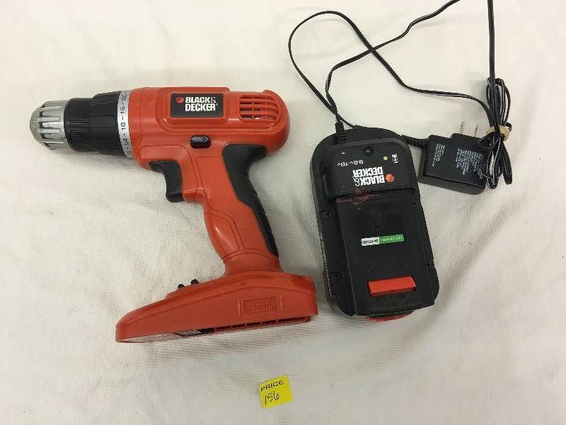 lot 156 image: Black and decker 18v drill
