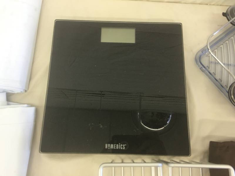 lot 196 image: shower shelf,scale,floor mat,shower curtain