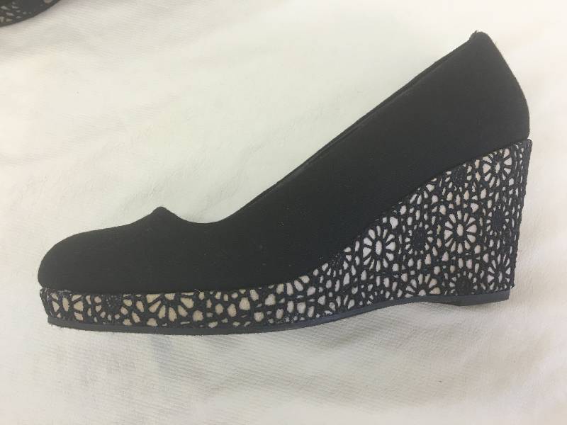 lot 200 image: melanie maurices shoes size 10