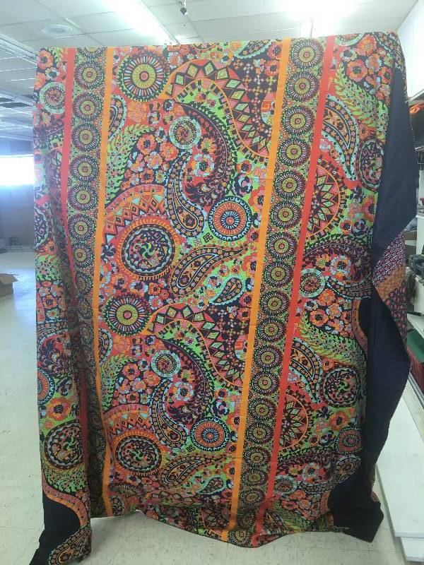 lot 203 image: queen duvet with pillow cases