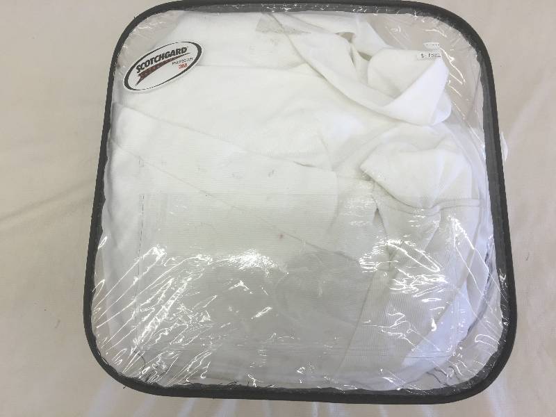 lot 204 image: white couch cover