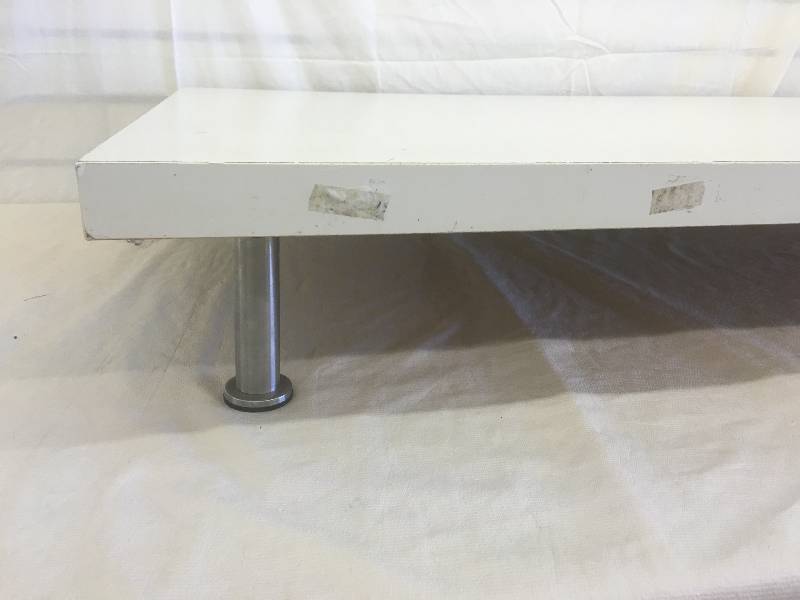 lot 209 image: 4 high platform table