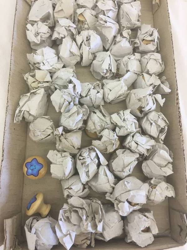 lot 218 image: drawer knobs
