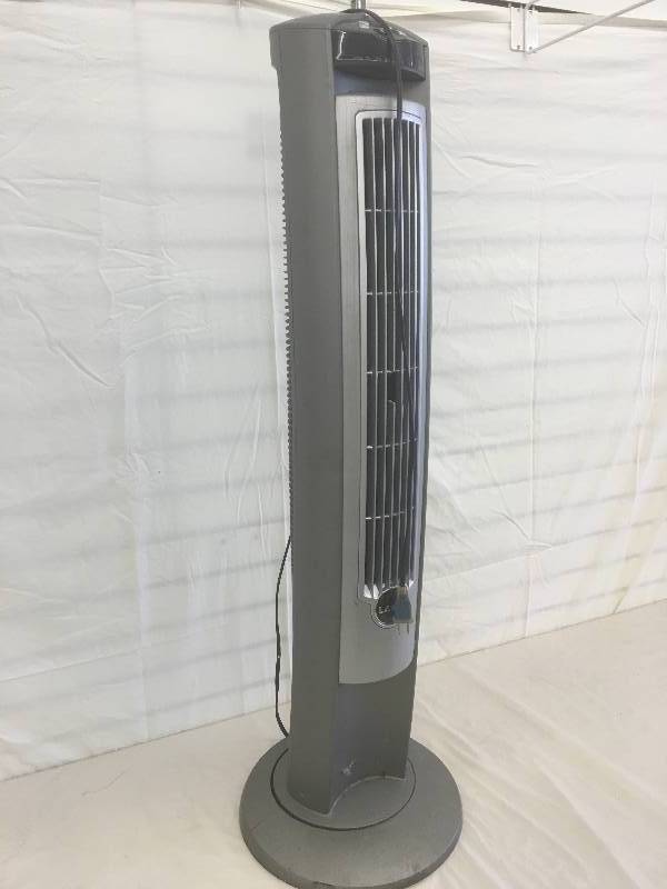 lot 260 image: Lasko fan