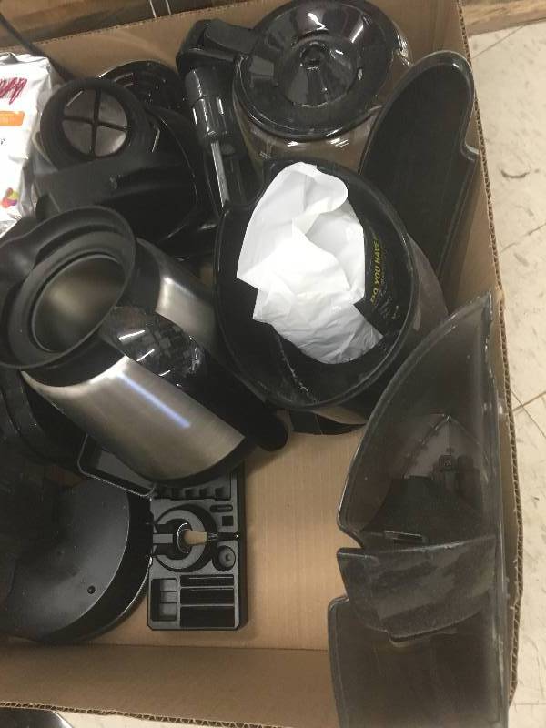 lot 266 image: pallet of coffee makers