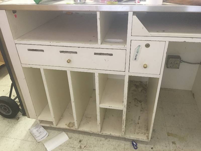 lot 271 image: 10ft white cash register desk