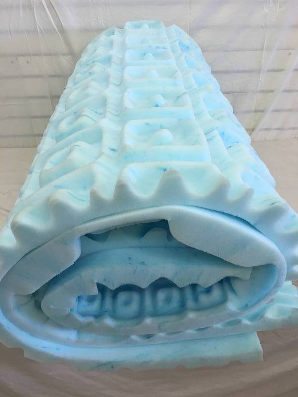 lot 289 image: queen blue bed foam topper