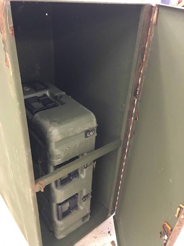 lot 331 image: heavy duty steel construction box