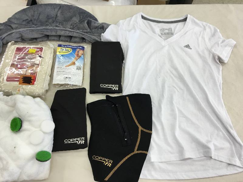 lot 334 image: copper fit knee brace,zip sox,scrub pads