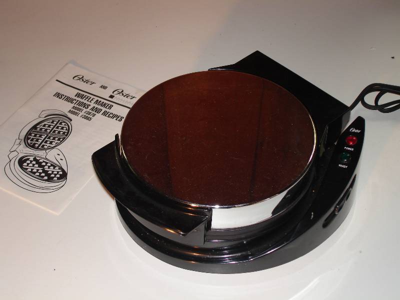lot 522 image: oster waffle maker