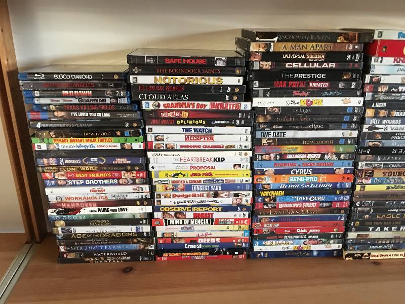 lot 513 image: 173 dvds & blue rays