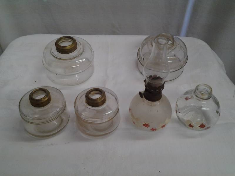 lot 25 image: 5-Miniature Oil Lamp Bases, 1-Oil Lamp