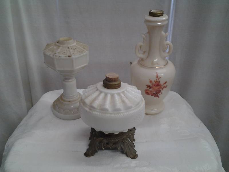 lot 27 image: Lamp Parts